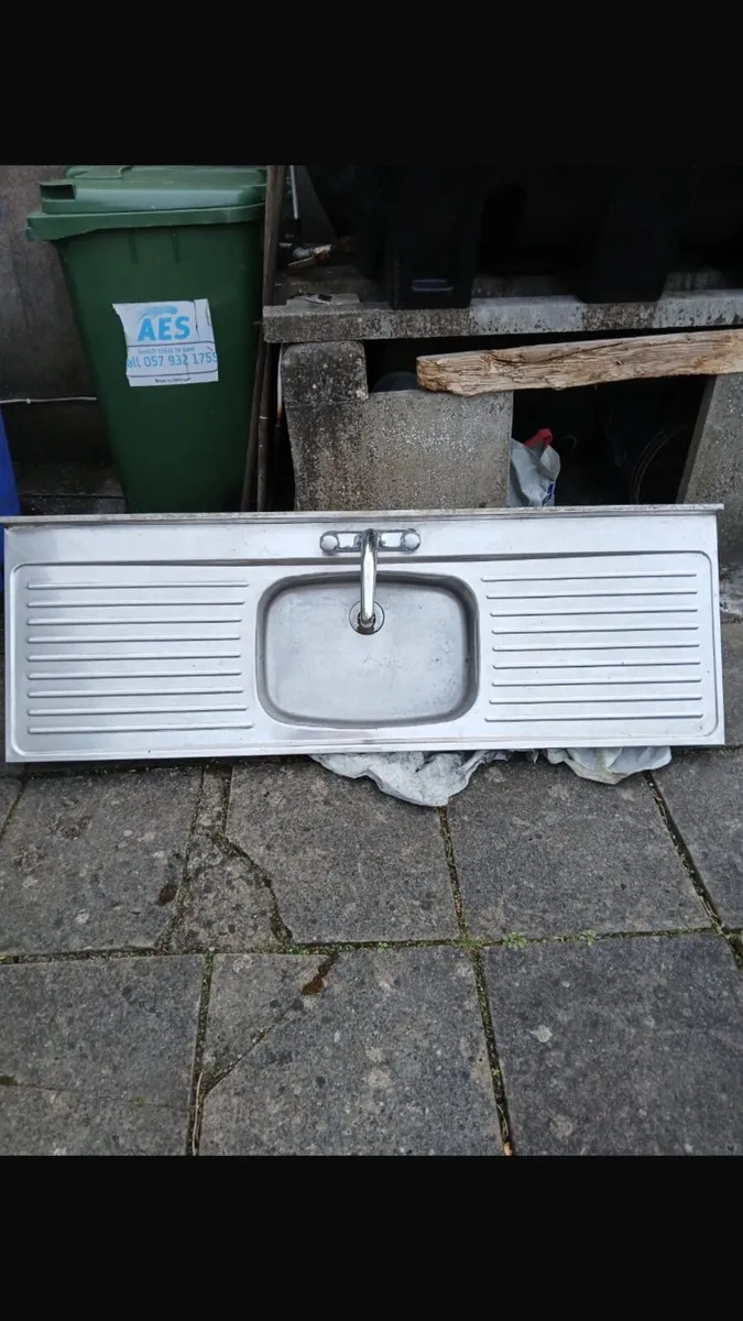 Stainless steel sink