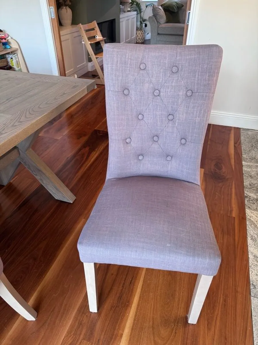 Solid wood dining table and 6 dining chairs - Image 3