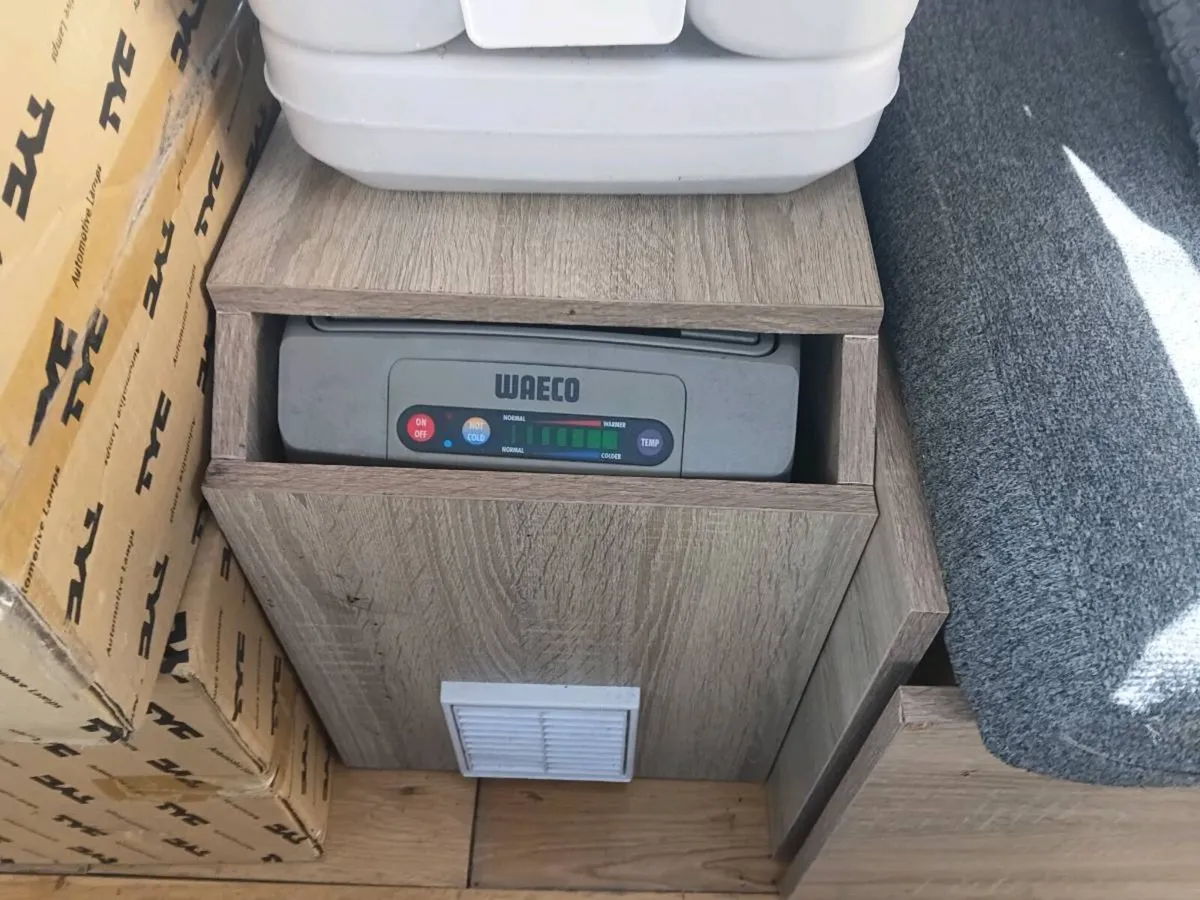 Campervan Mercedes Benz vito - Image 4