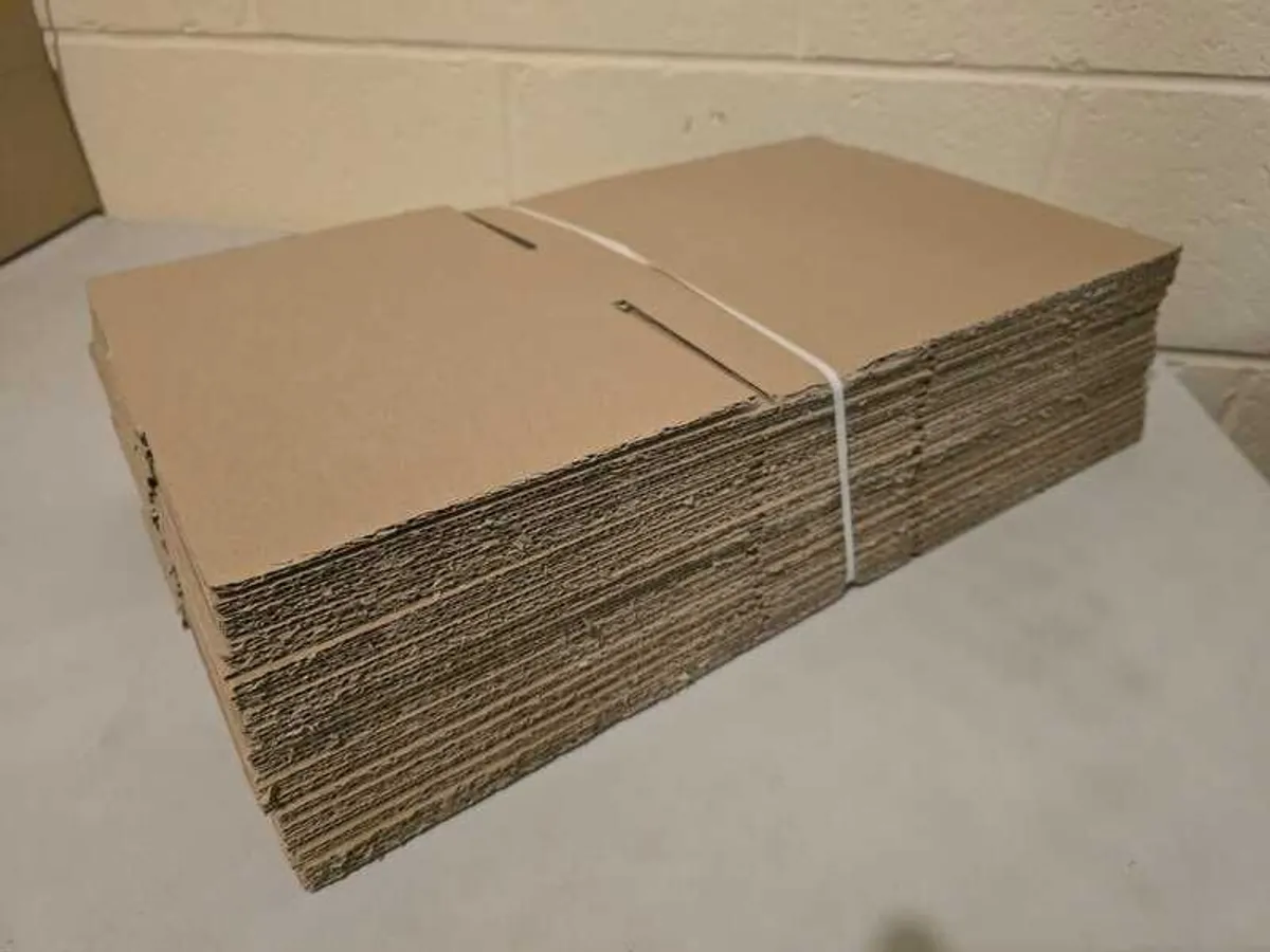 Cardboard Boxes 30x20x8cm (20 pack) - Image 3