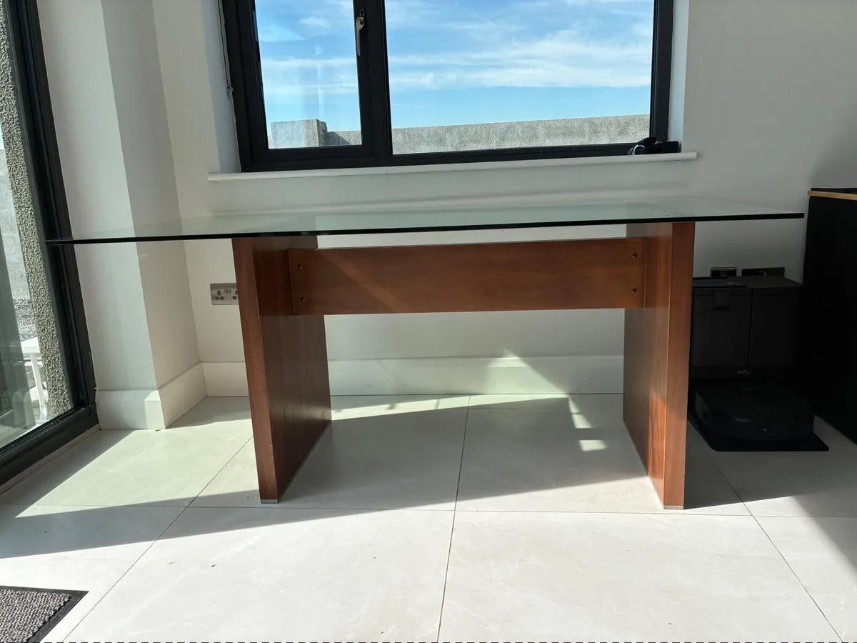 Glass topped kitchen table - Image 1