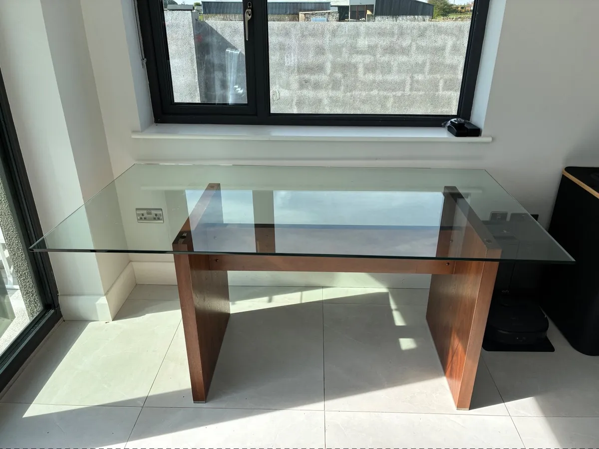 Glass topped kitchen table - Image 4