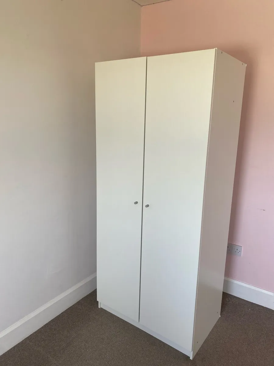 Bedroom furniture - Image 1