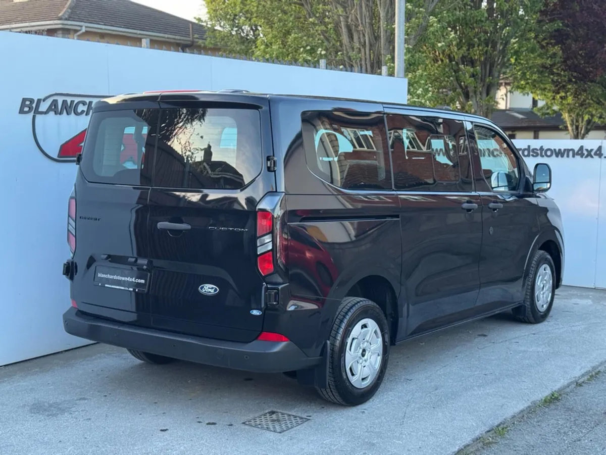 Ford Transit Custom PEOPLE CARRIER KOMBI TREND 2.0 - Image 4