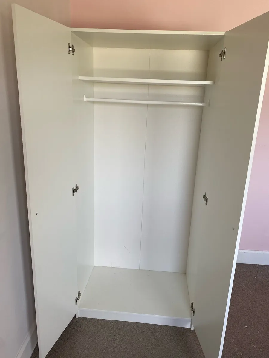 Bedroom furniture - Image 2