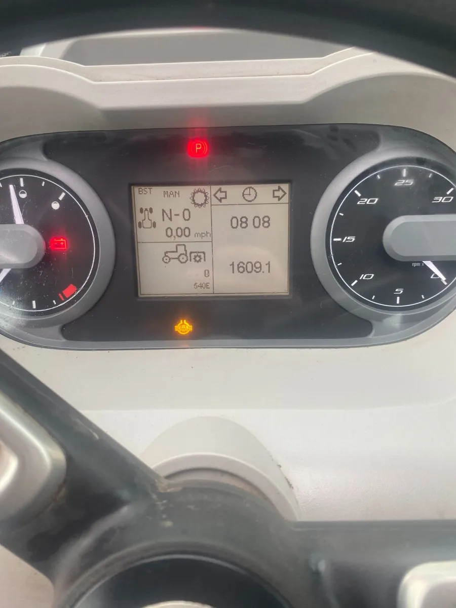 2024 McCormick X6.415 tractor - Image 2