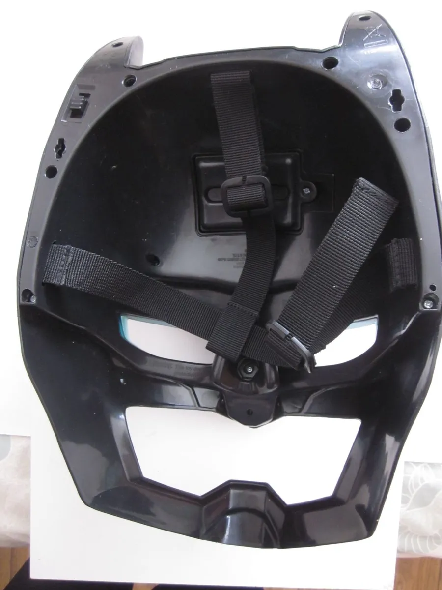 Batman Bat-Tech Voice Changing Mask Roleplay Toy - Image 2