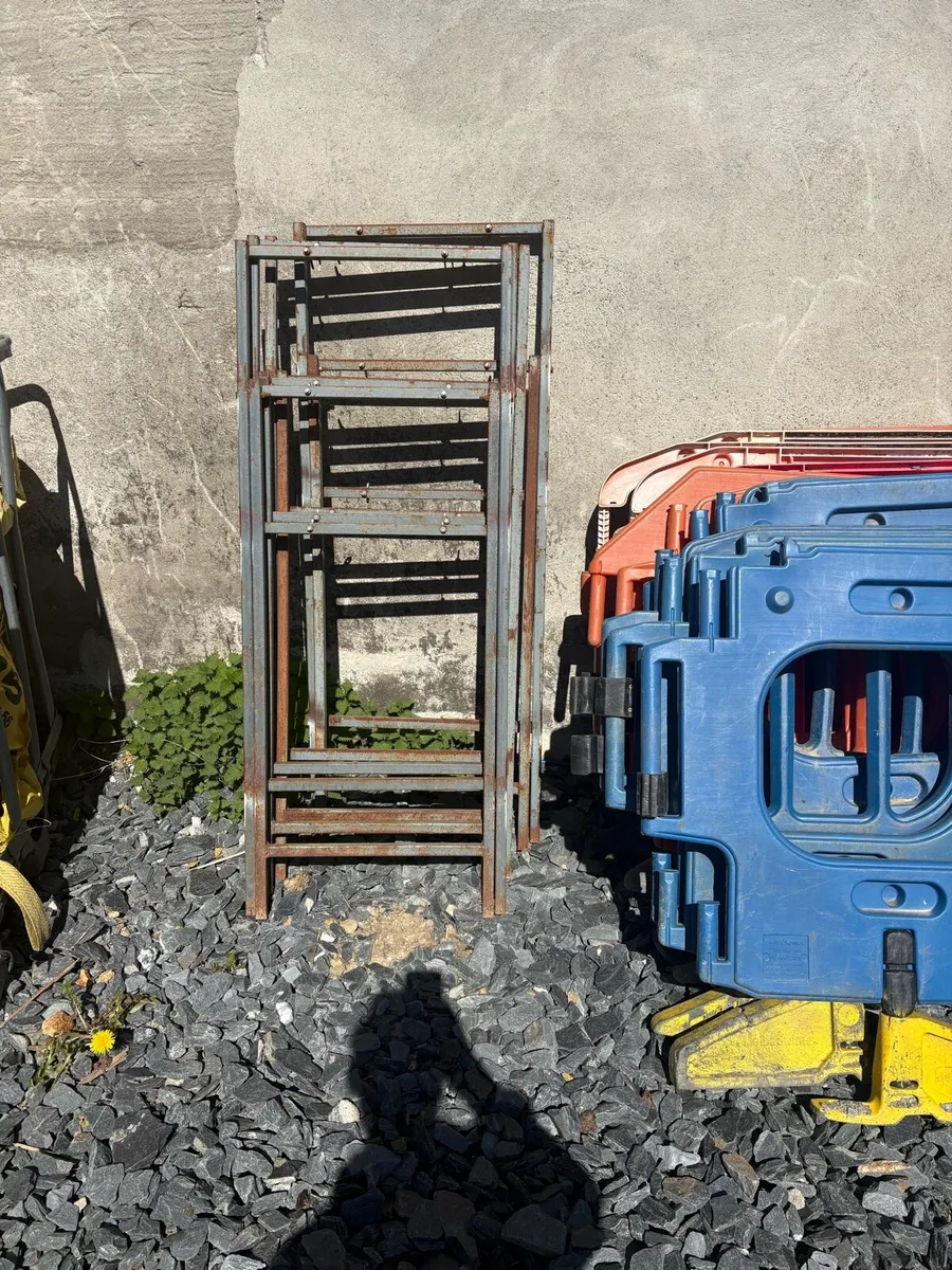 Temporary barriers - Image 3