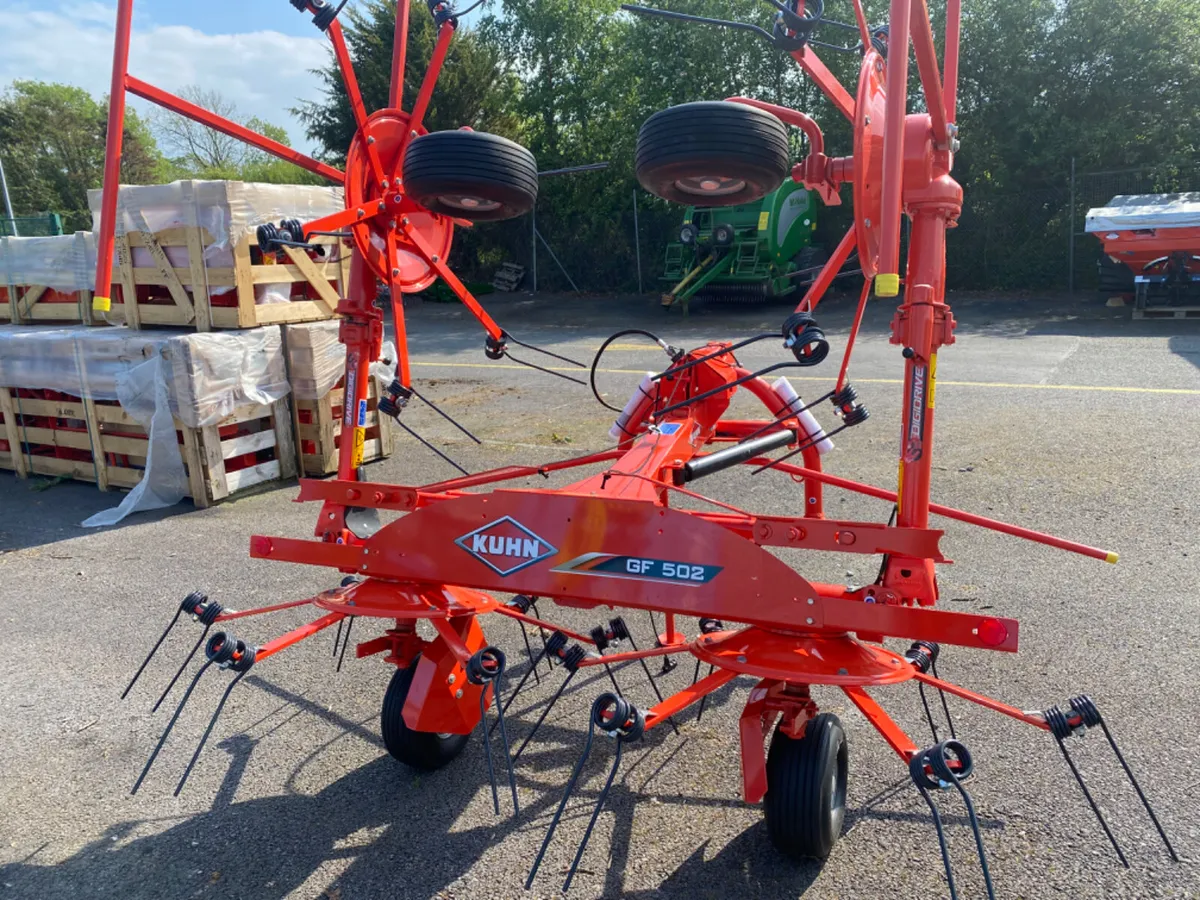 New Kuhn GF502 Tedder - Image 3