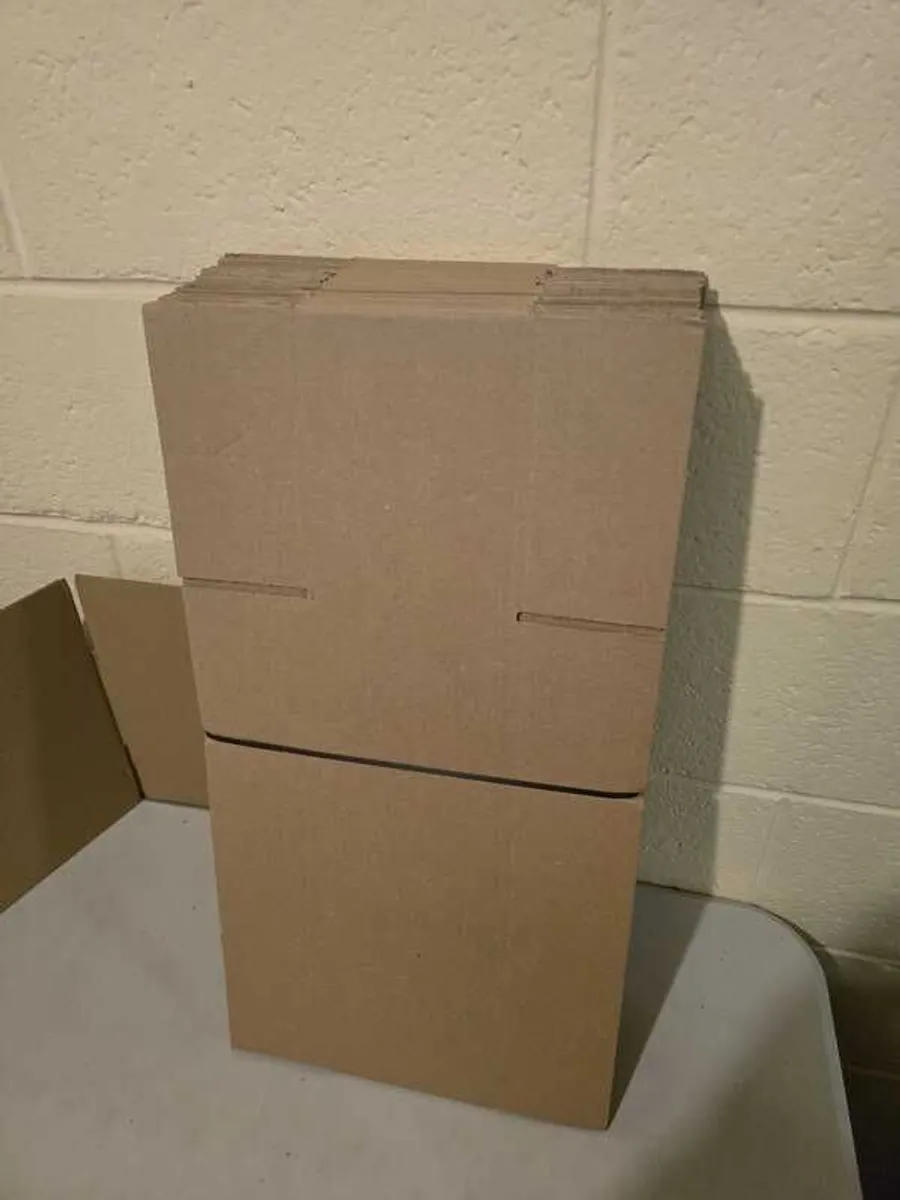 Cardboard Boxes 33x16x13cm (20 pack) - Image 3