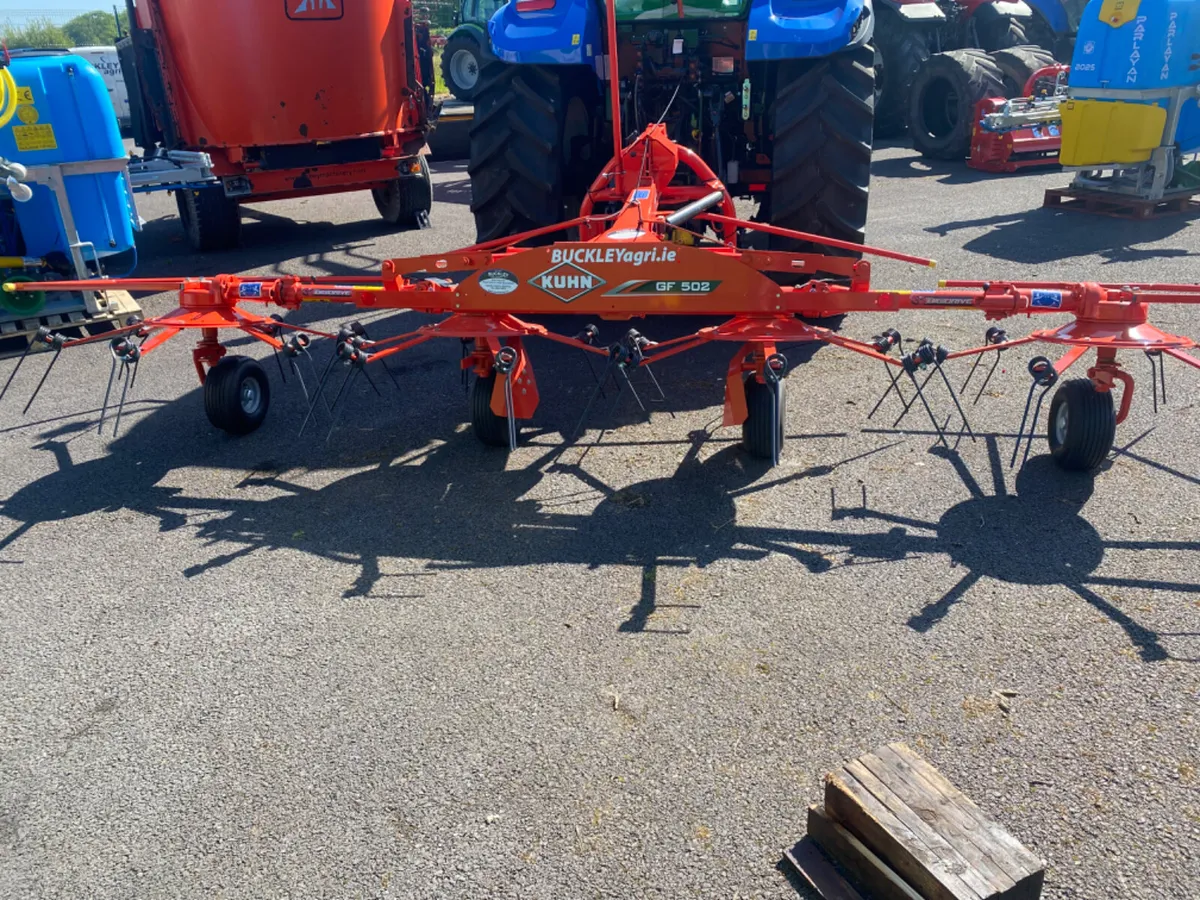 New Kuhn GF502 Tedder - Image 2