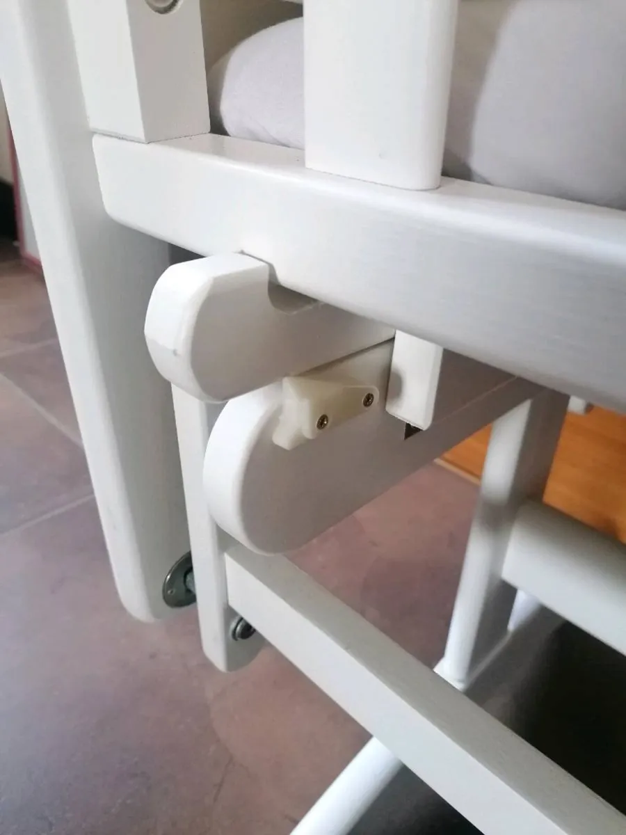 Baby Rocking Crib - Image 3