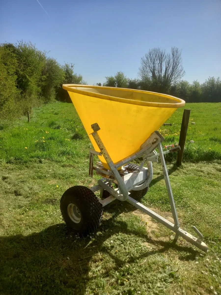 ATV spreader - Image 1