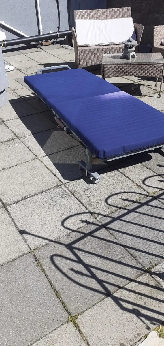 Bed folded up - Image 3