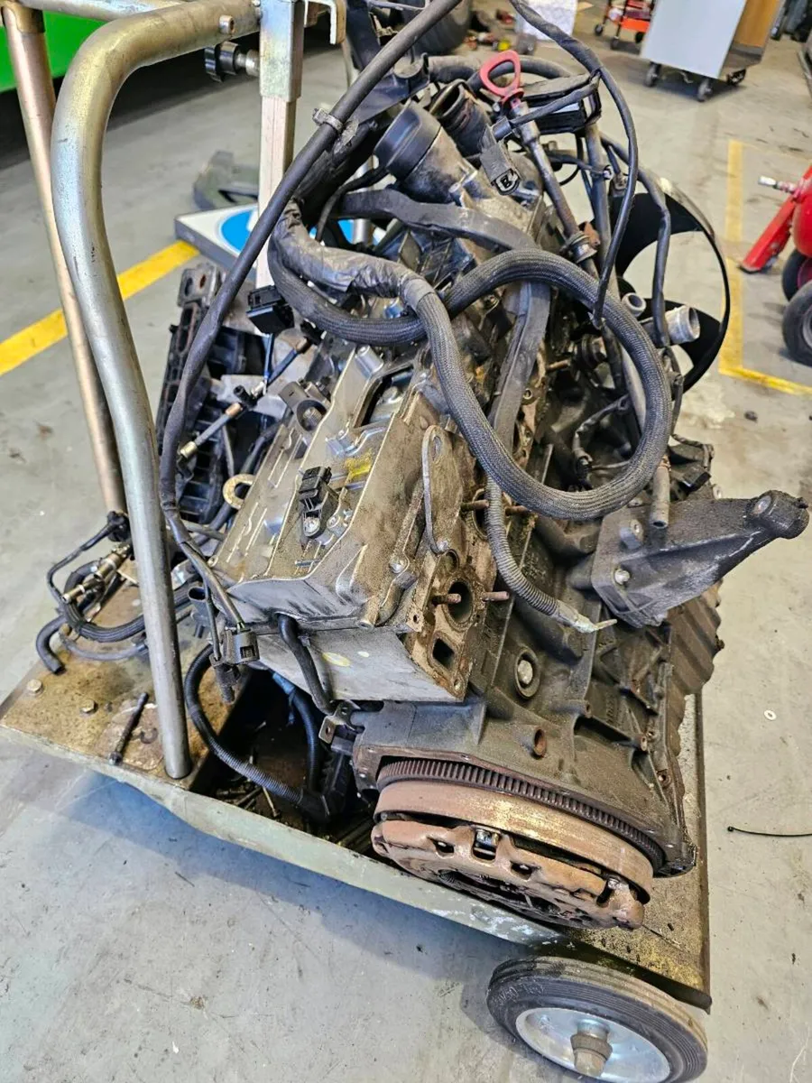 Sprinter engine OM646 (needs work) - Image 3