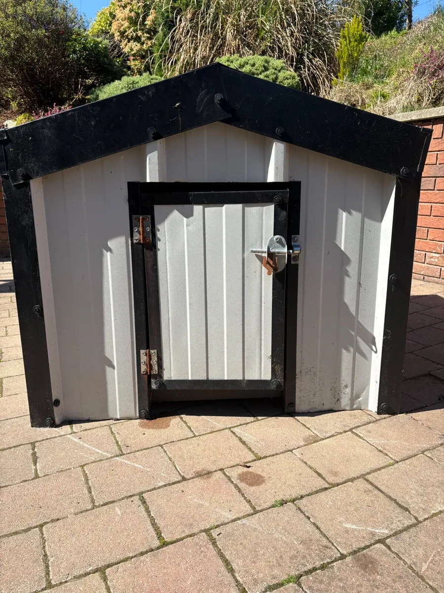 Doghouse - Image 1