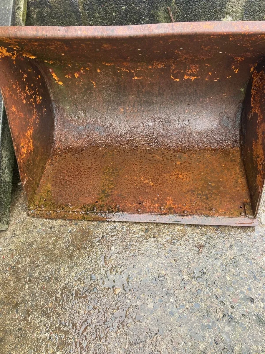 4ft Loader Bucket - Image 2