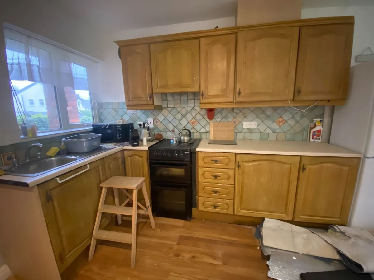 kitchen cabinets, hob, oven, microwave