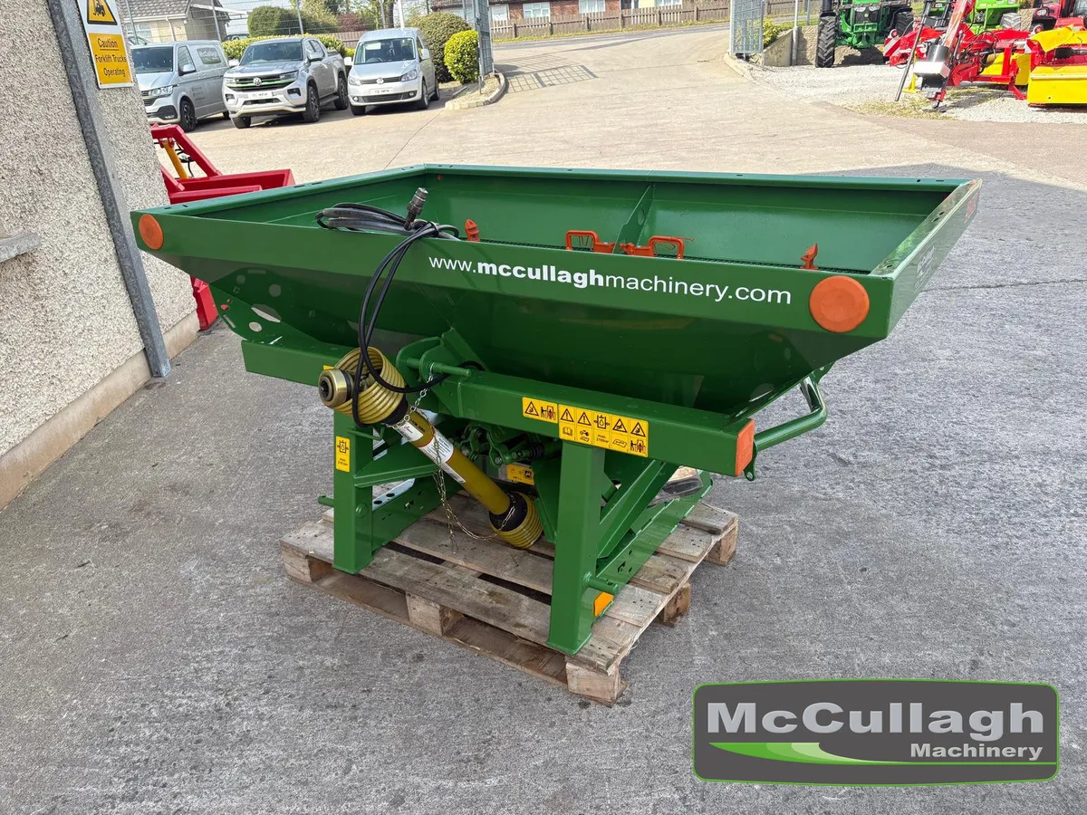 Amazone 902 Twin Spinner Fertiliser Sower - Image 4
