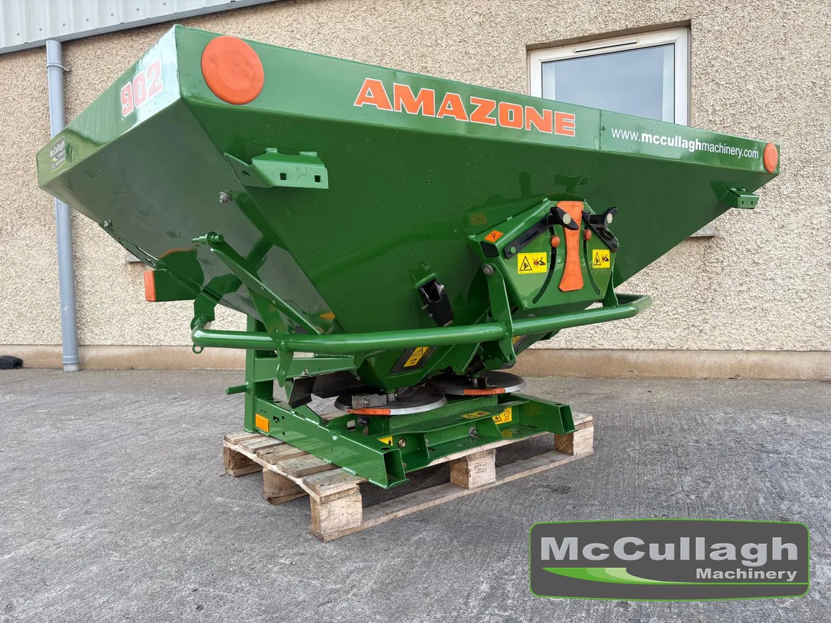 Amazone 902 Twin Spinner Fertiliser Sower - Image 2