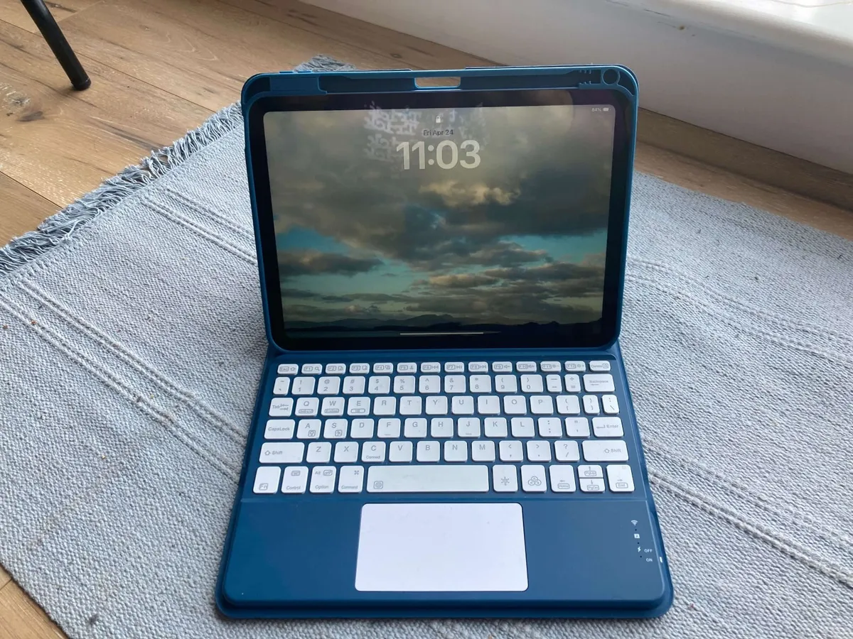 Apple iPad 10th Gen 64GB Wi-Fi + Keyboard Case - Image 1