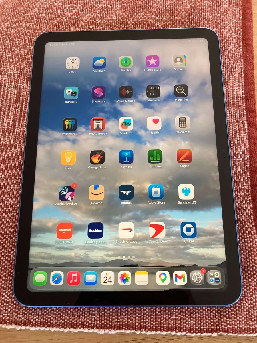 Apple iPad 10th Gen 64GB Wi-Fi + Keyboard Case - Image 4