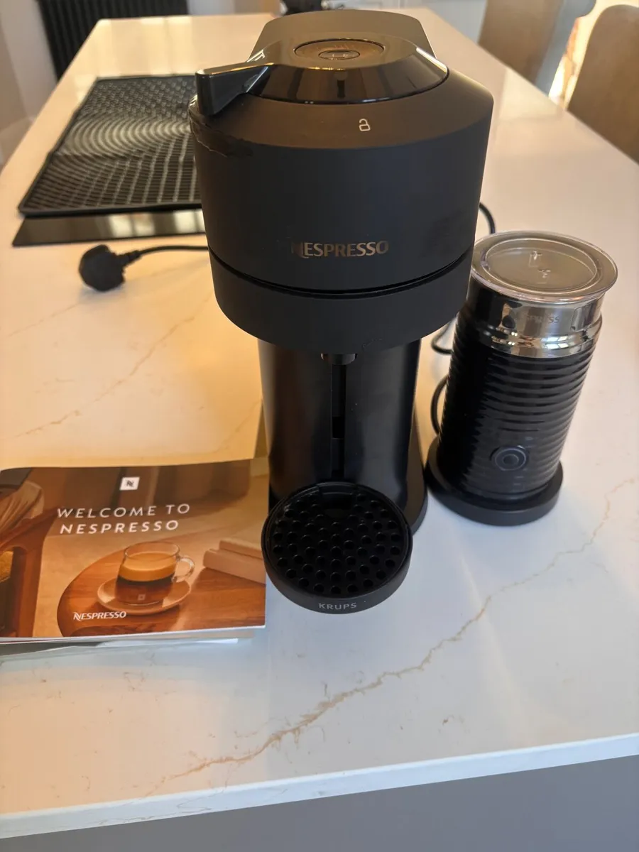 Nespresso Vertuo Next machine ( new) - Image 1