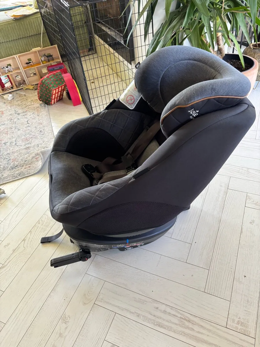 Joie 360 spin isofix car seat - Image 2