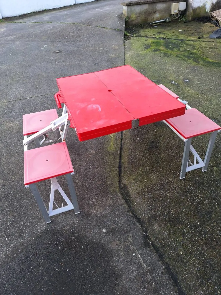 Portable outdoor aluminium picnic table - Image 1