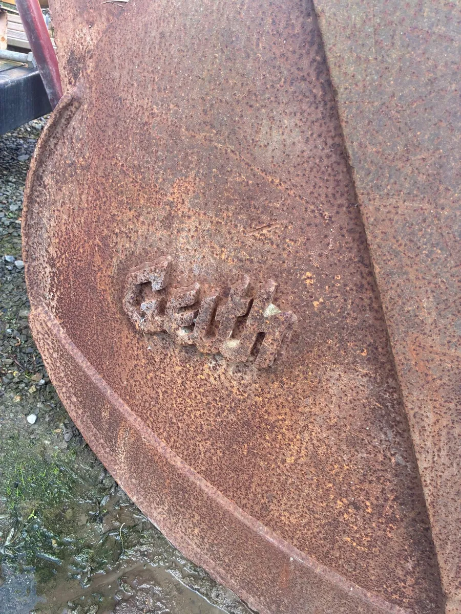 80mm hitch plus buckets - Image 4