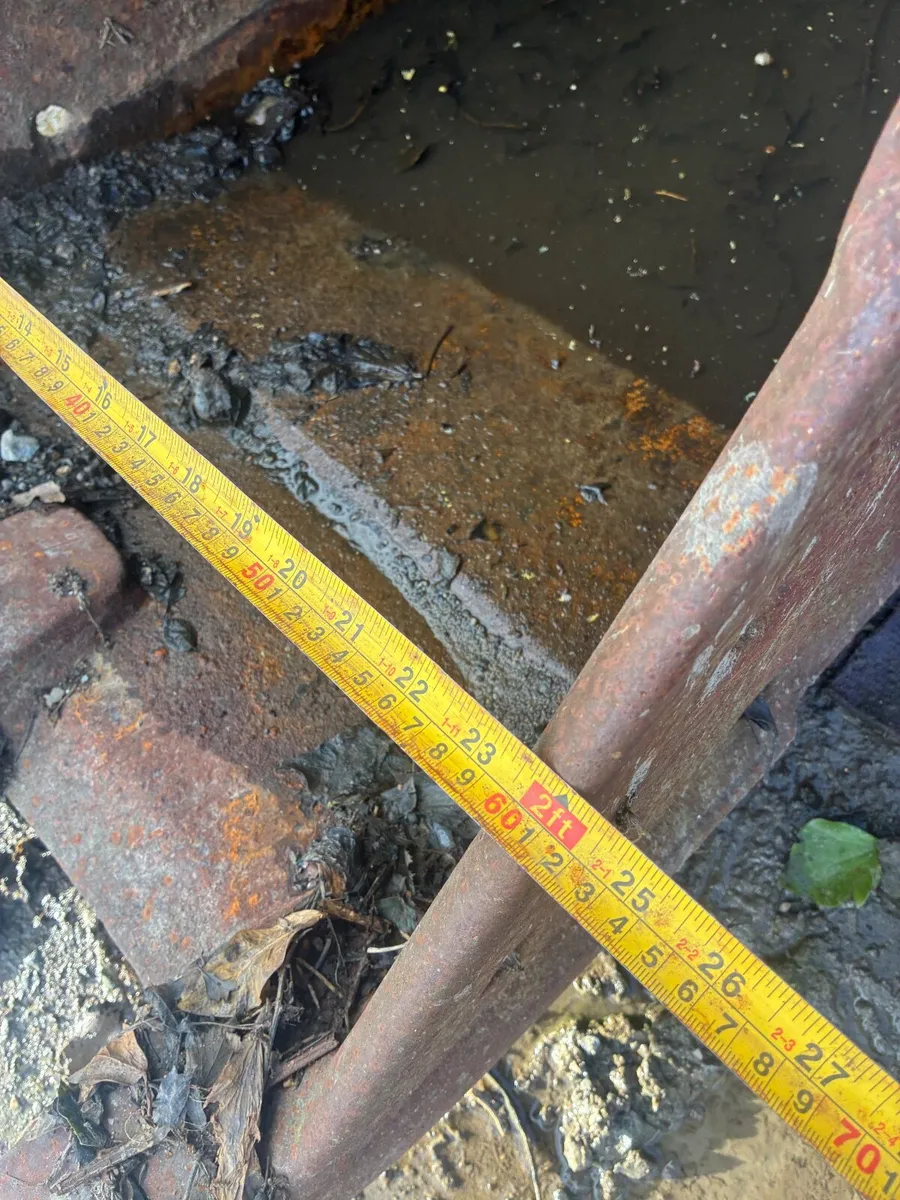 80mm hitch plus buckets - Image 2