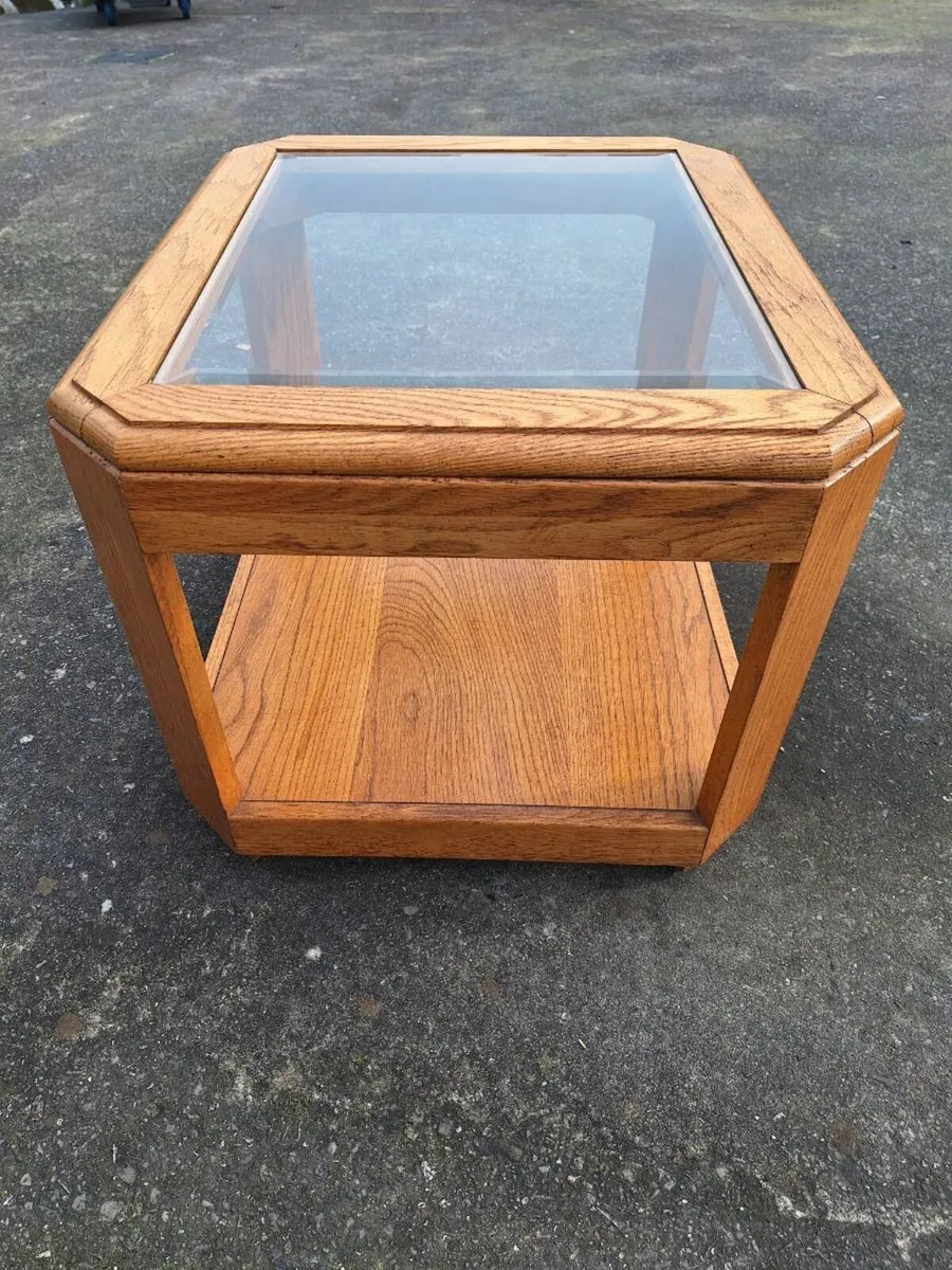 Lovely rectangular coffee table with glass top - Image 2