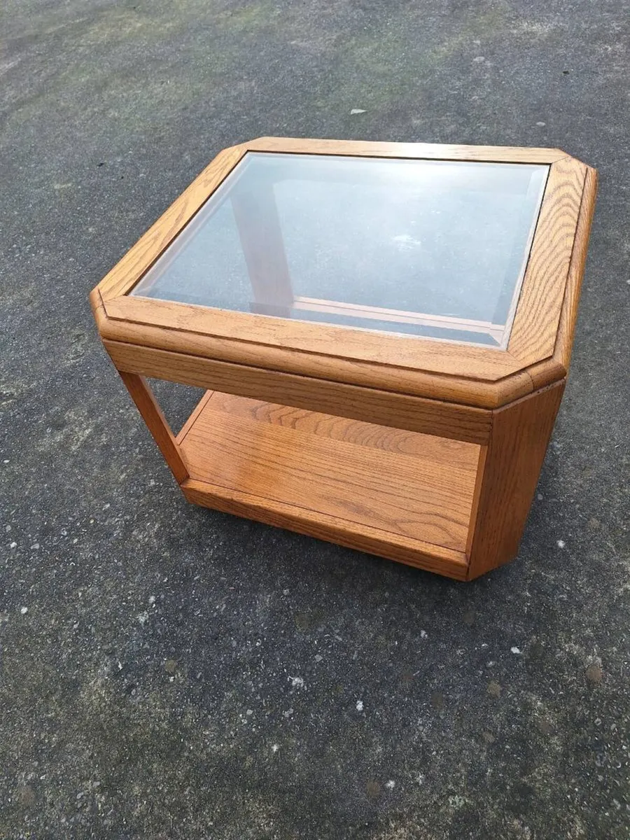 Lovely rectangular coffee table with glass top - Image 1