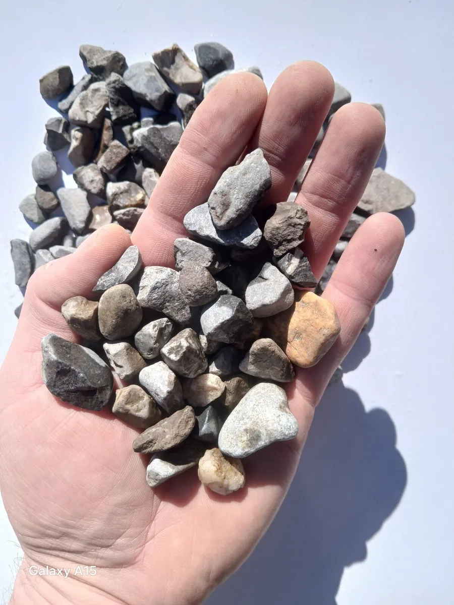 50 Tonnes Pebble Gravel (20mm) - Bulk Job Lot - Image 1