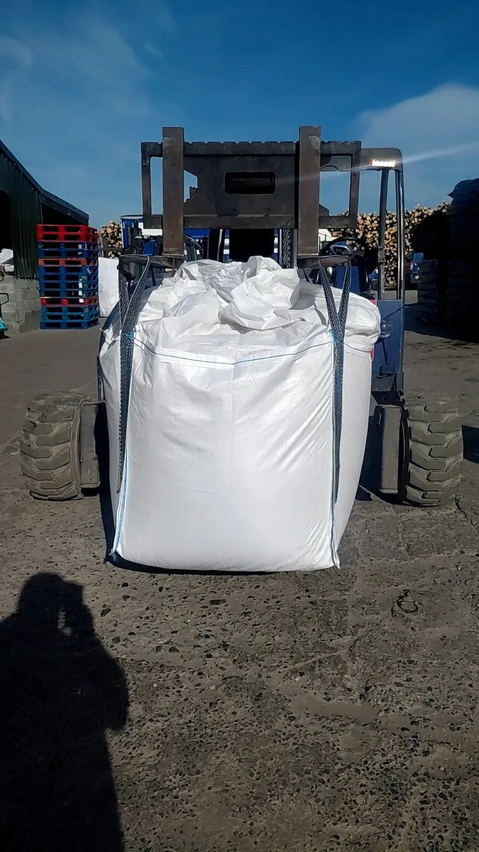Dry Sawdust bulk bags 180kg - Image 1