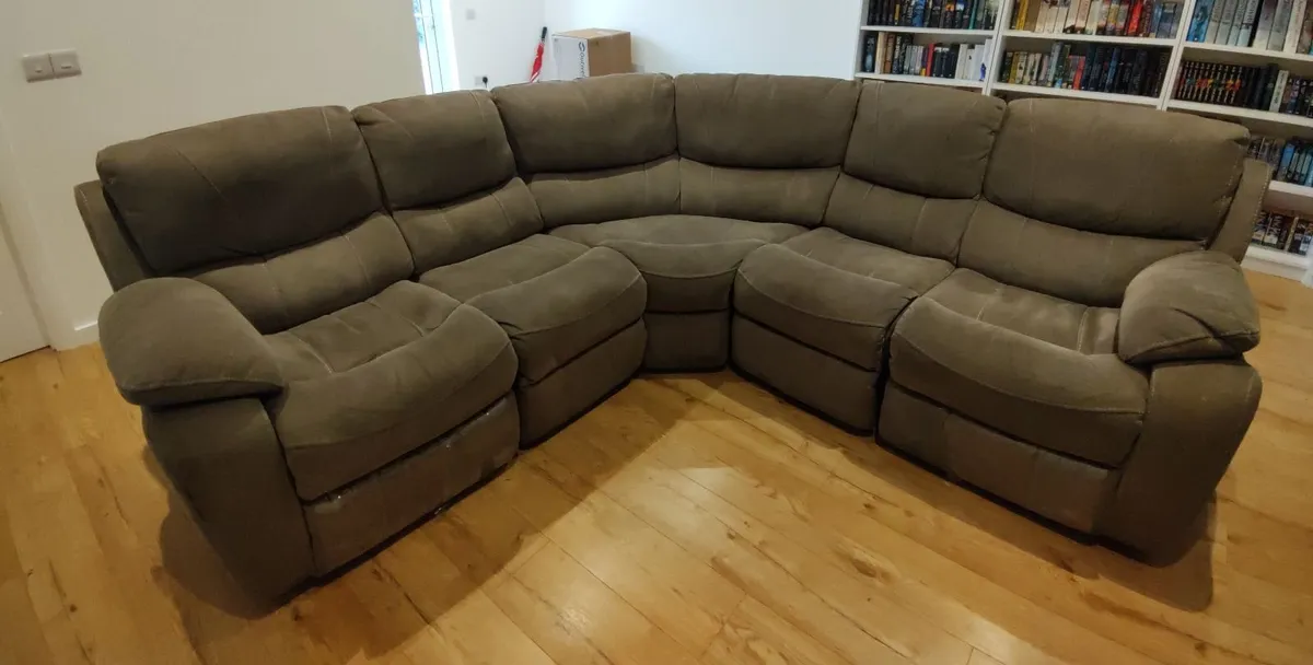 Sofa - 6 seater recliner corner sofa - Image 1