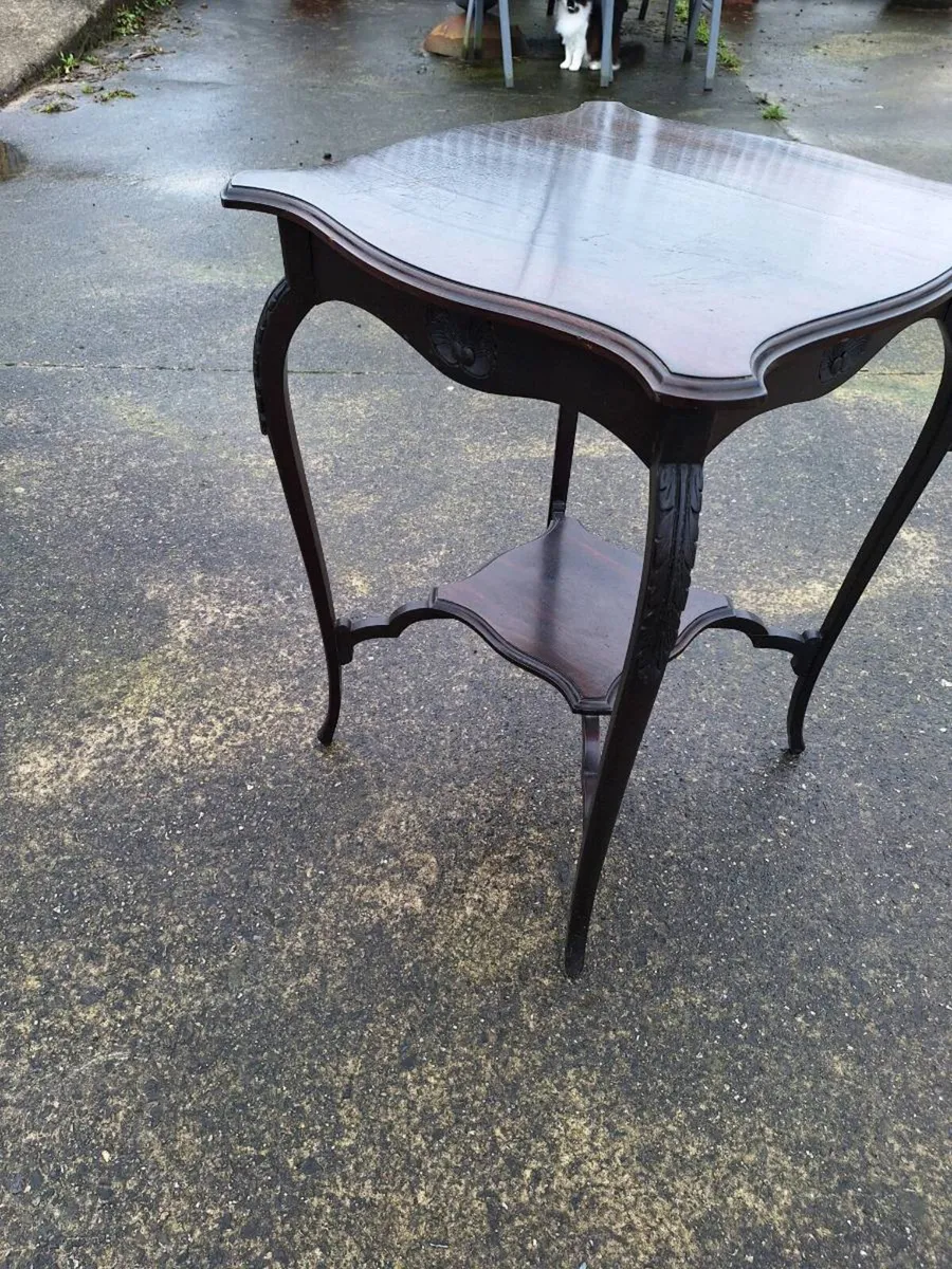 Edwardian mahogany scalloped edge side table - Image 2
