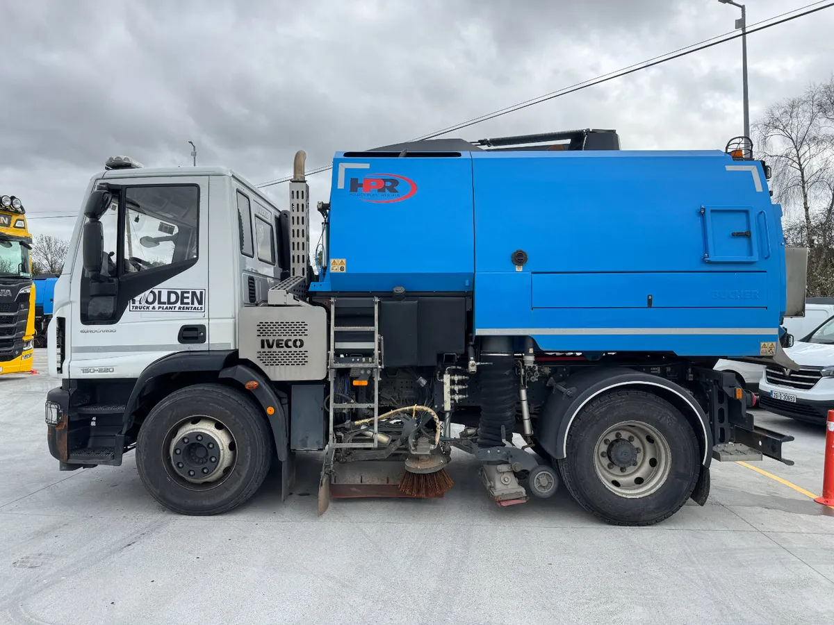 UNRESERVED 2021 IVECO 150-220 BUCHER SWEEPER - Image 2