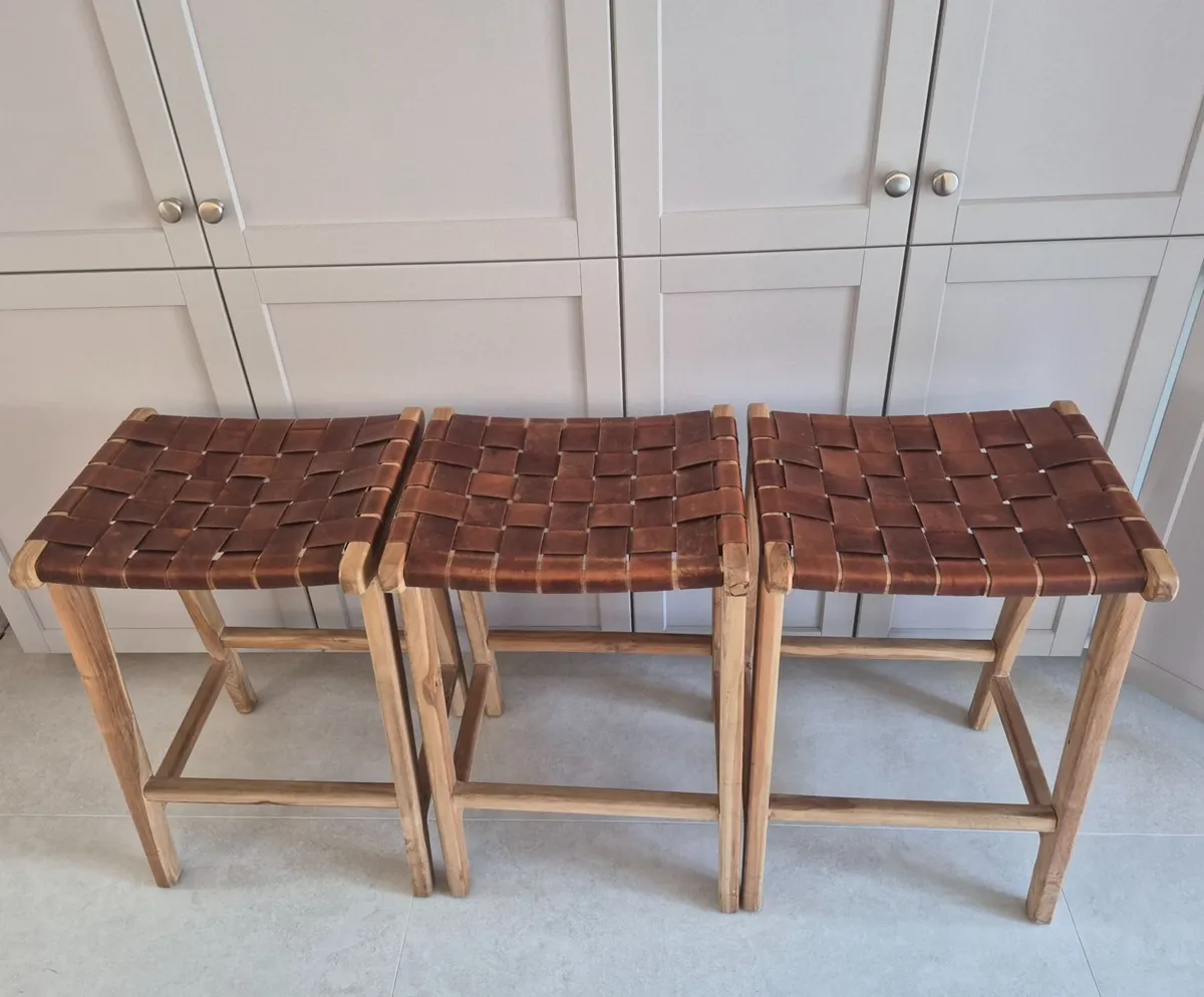 Kitchen island stools x3 - Image 1