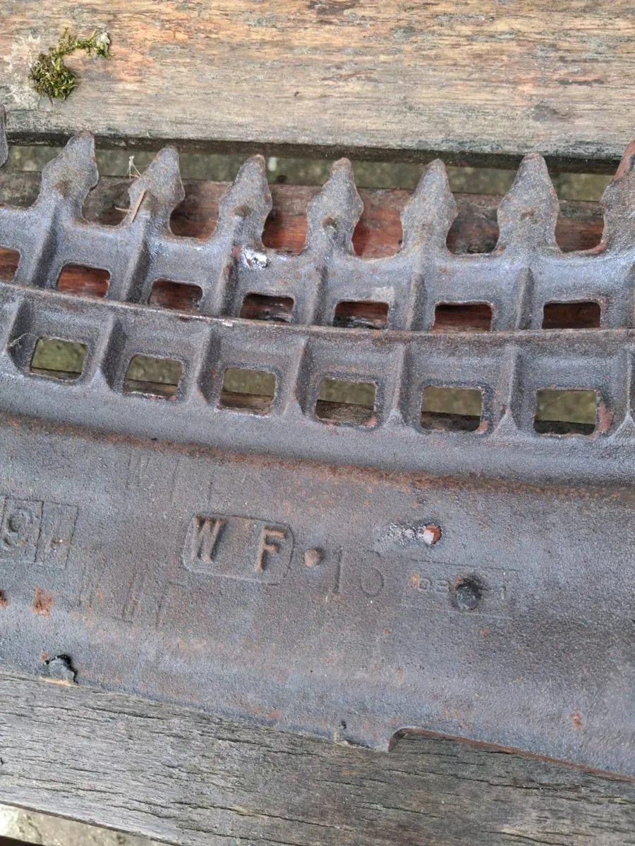 Vintage Irish Luster Fire Fret - Image 2