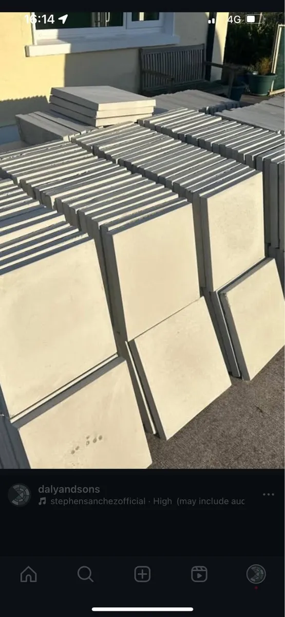 Completely plain 450mm sq concrete paver