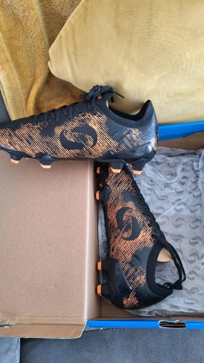 Hurling boots - Image 1