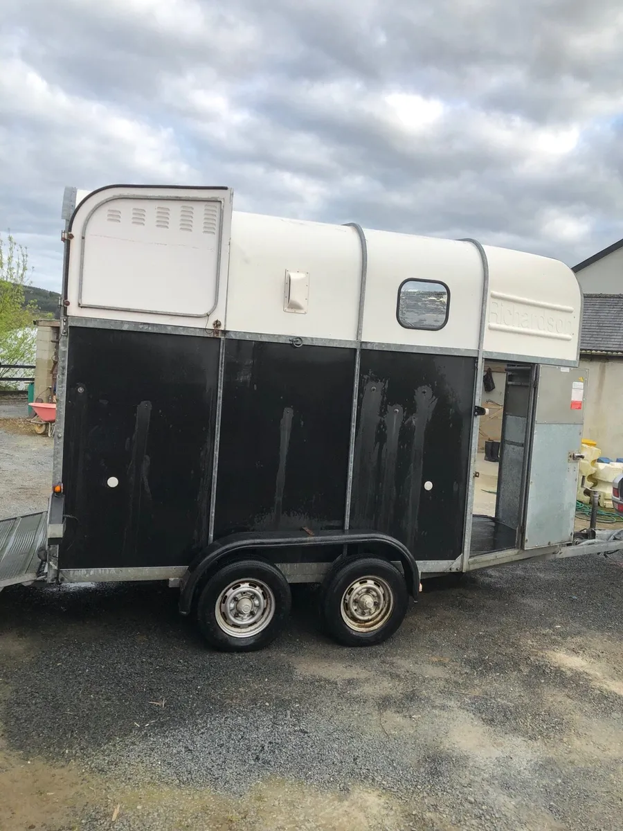 Horse Trailer - Image 3