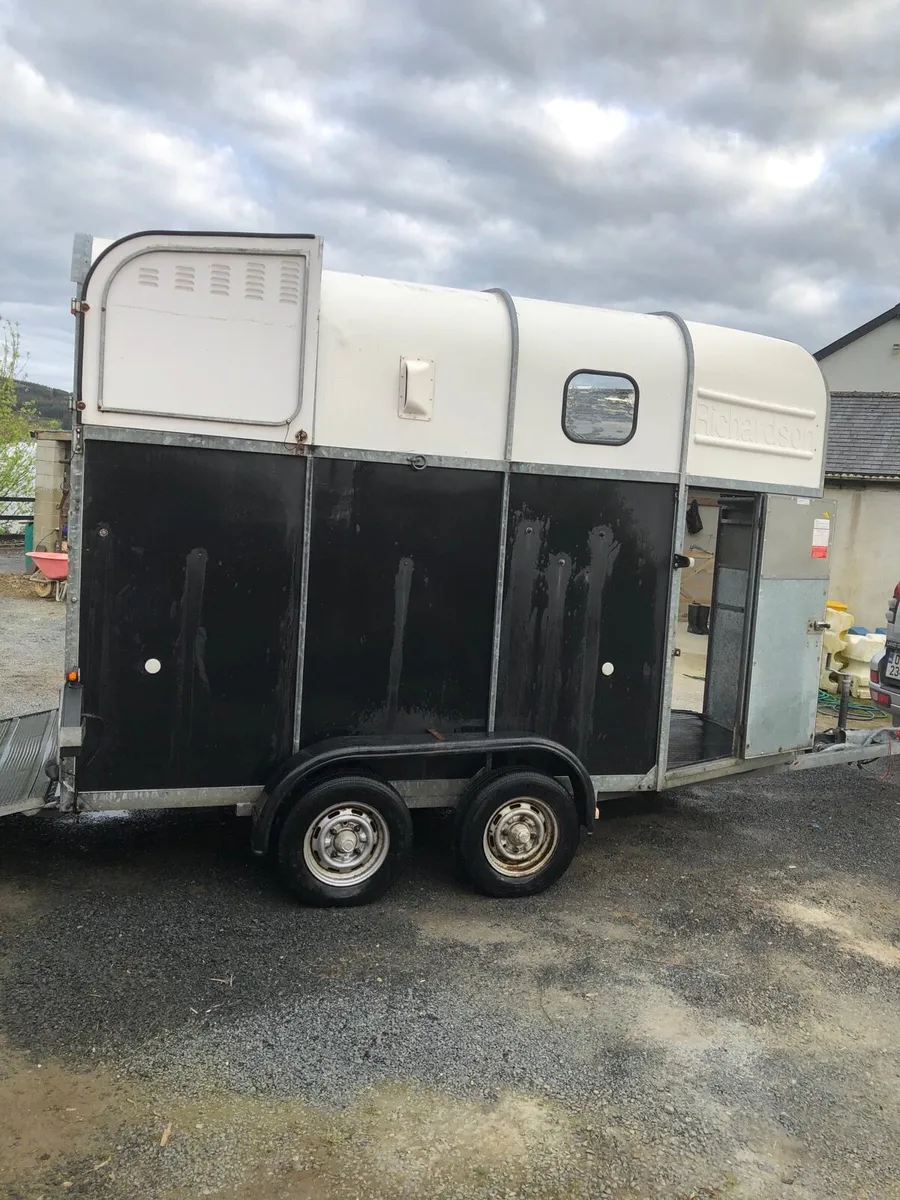 Horse Trailer - Image 4