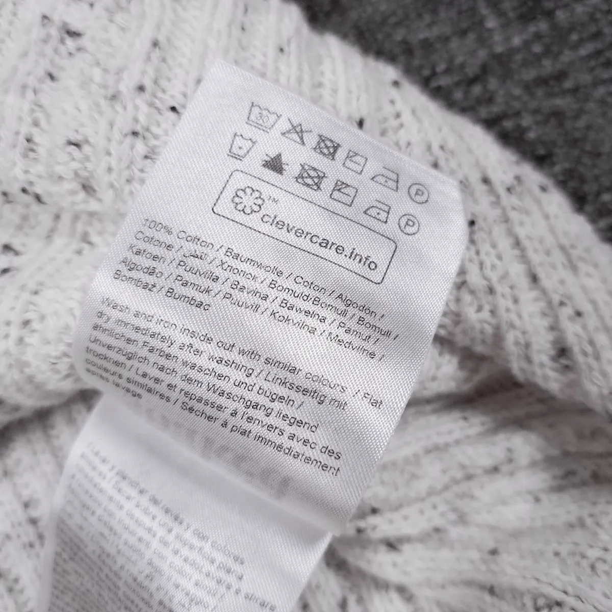 Soaked White Speckled Knit Vest Size M - Image 2