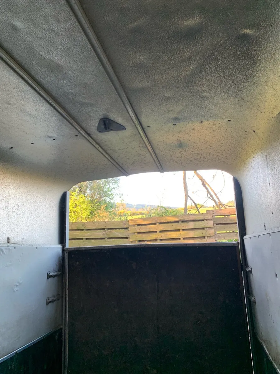 Choice of two Hunter boxes - Image 3