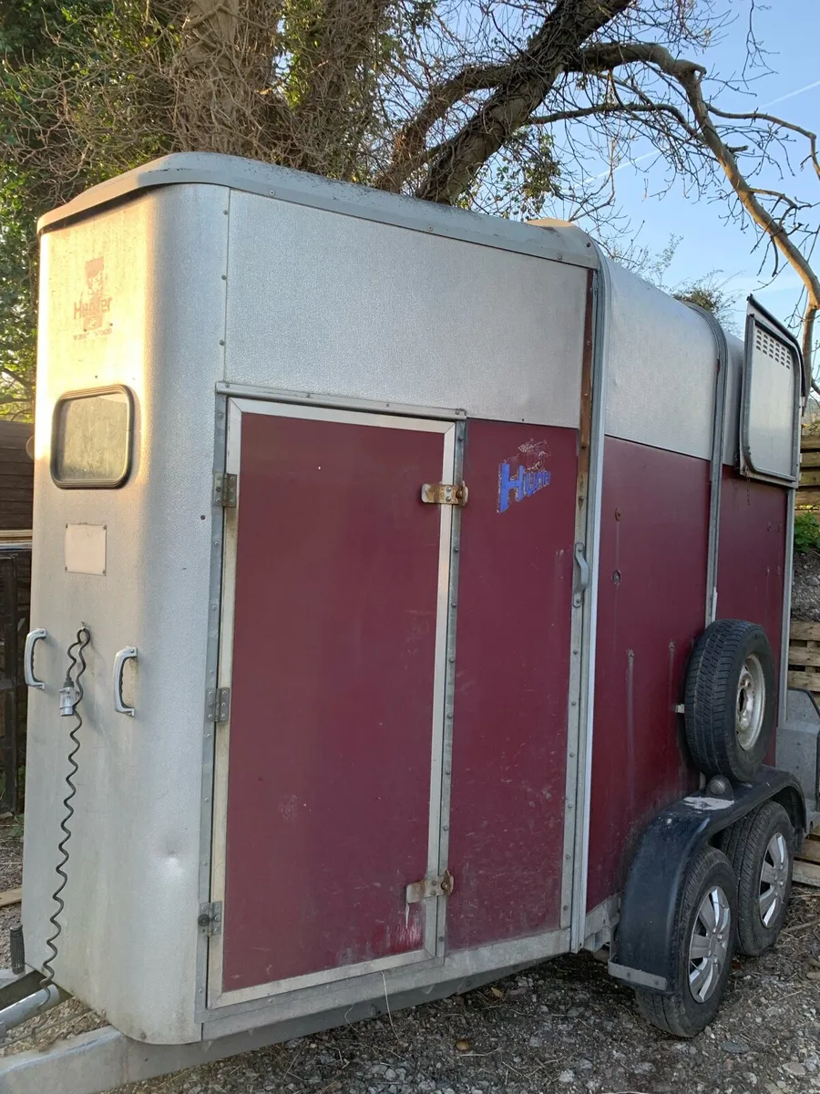 Choice of two Hunter boxes - Image 1