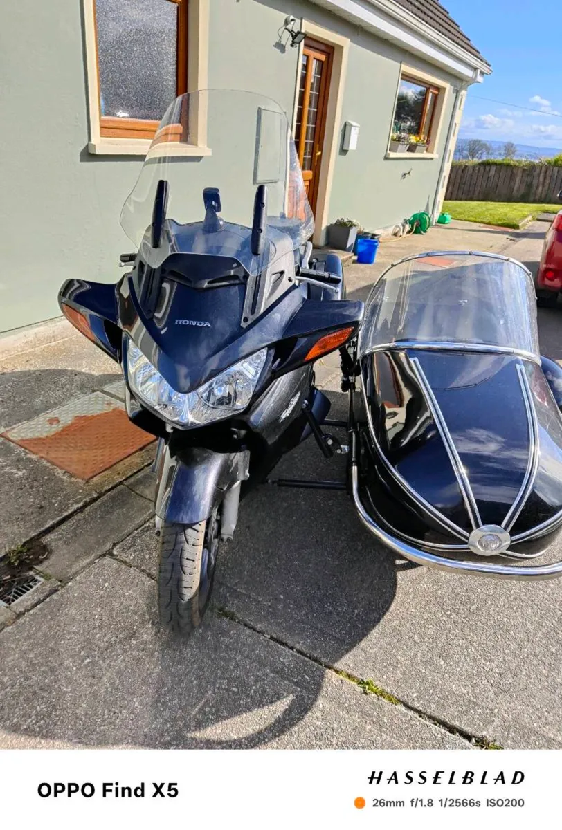 Motorcycle sidecar outfit - Image 1