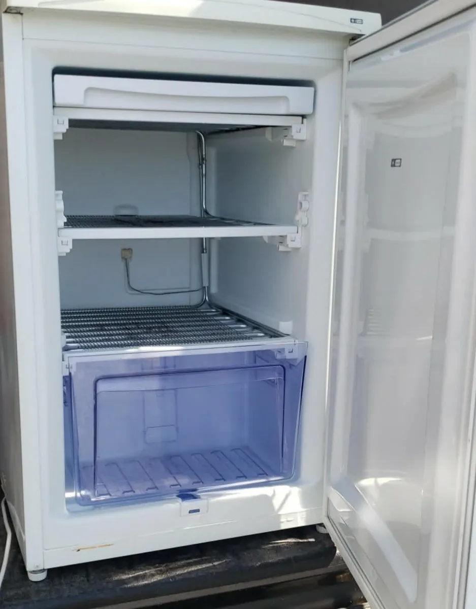 Wherlpool undercounter freezer - Image 2