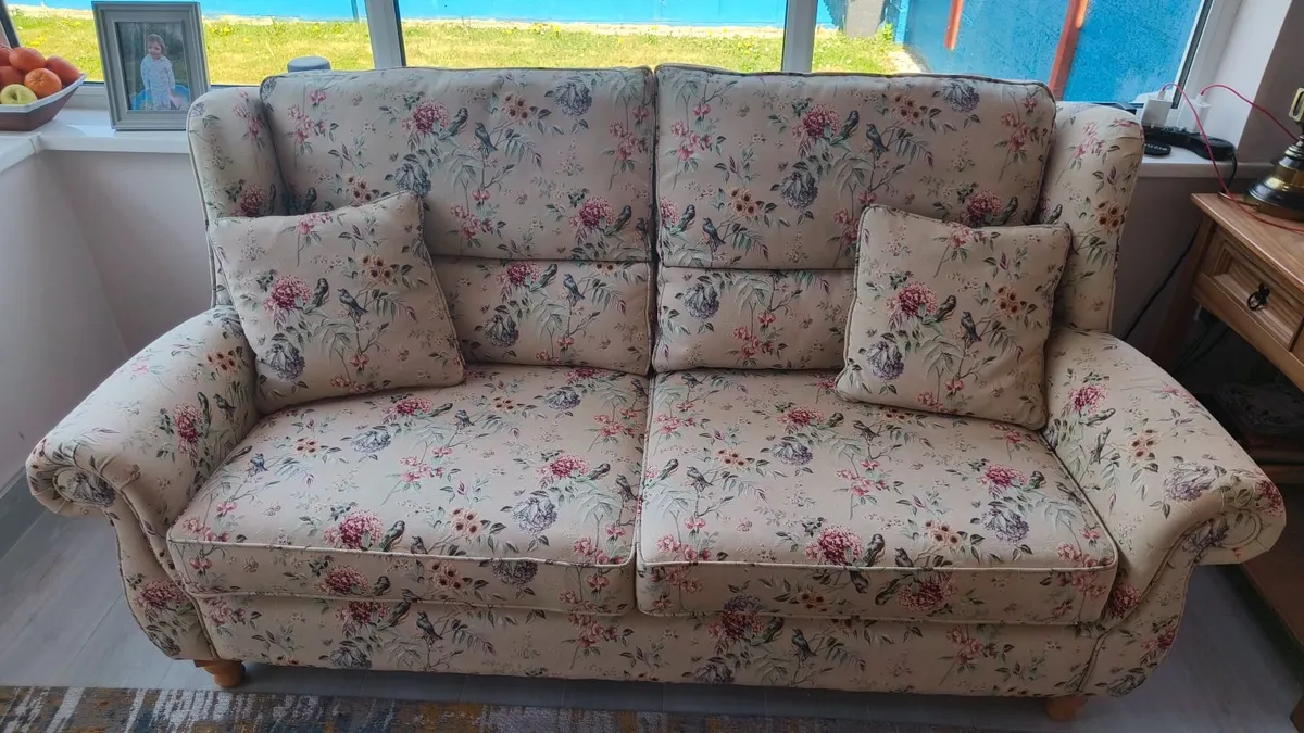 Sofa/Couch for sale. - Image 2